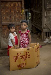 Fotografía Myanmar niños jugando