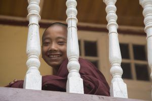 fotografía Myanmar niño monje