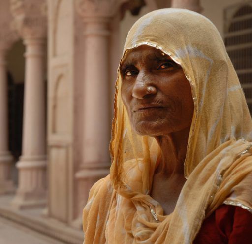 fotografia documental mujer India con velo